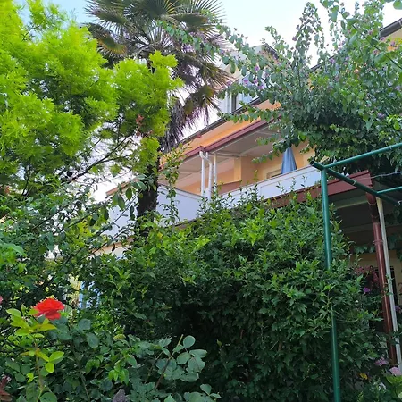 Apartment Haus Sabina Palit