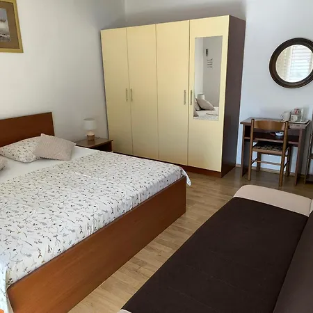 Apartment Haus Sabina Palit